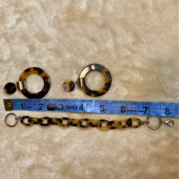 Tortoise Shell Jewelry Set - Picture 2 of 2